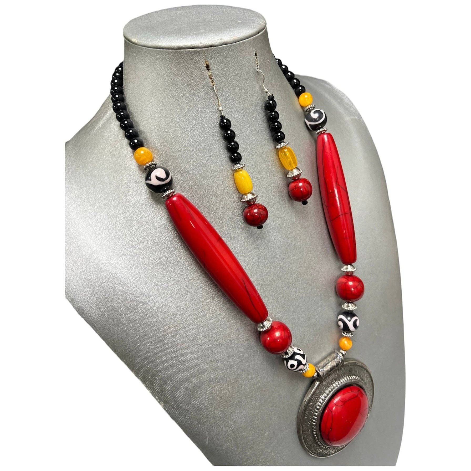 African Stars - Wholesale Jewelry Set - Women's Colored Wooden Necklace Set With Large Pendant -- Jewelry 494