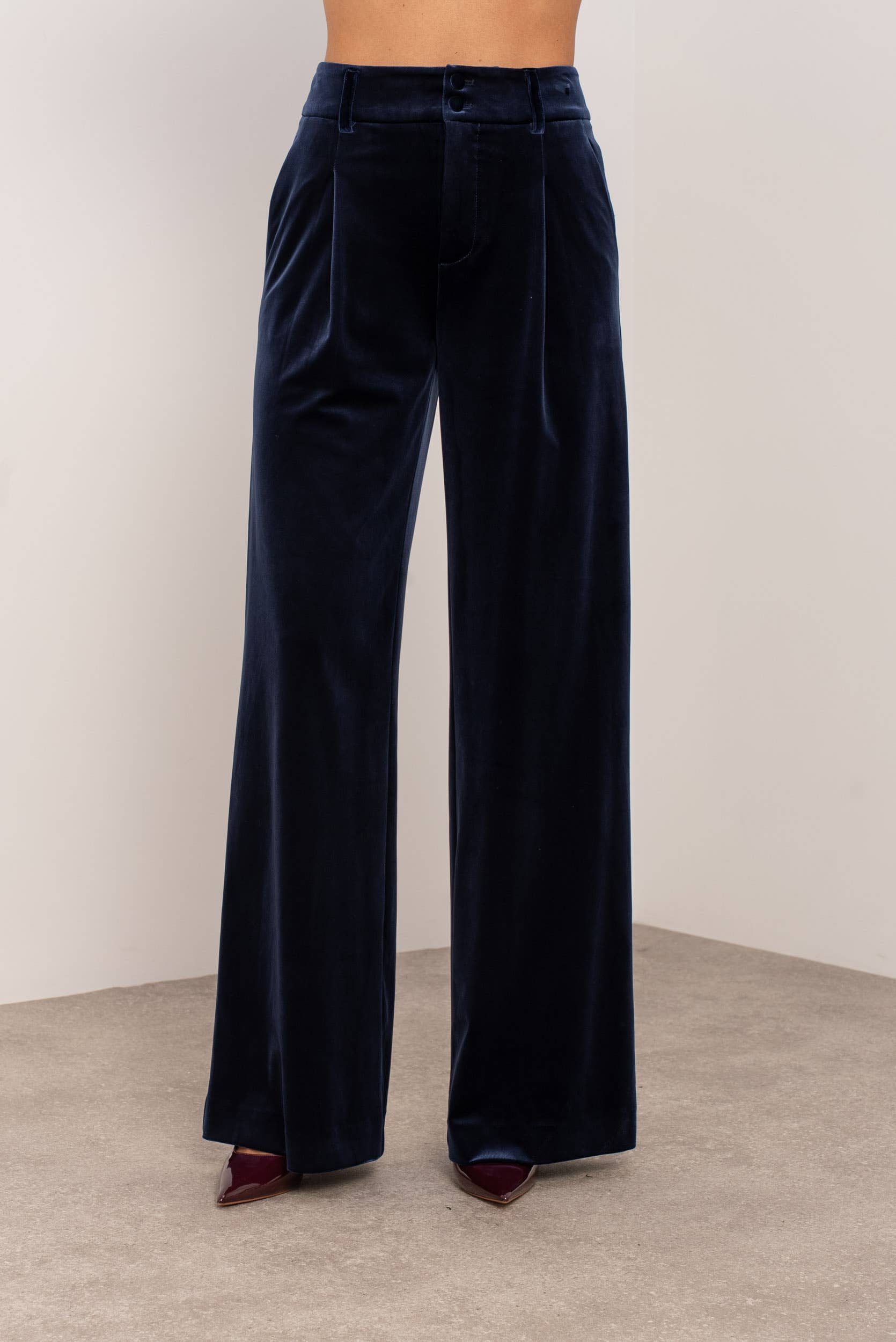 Attentif Paris - Wholesale Pants - Women's - Wide velvet and fluid pants with double button40