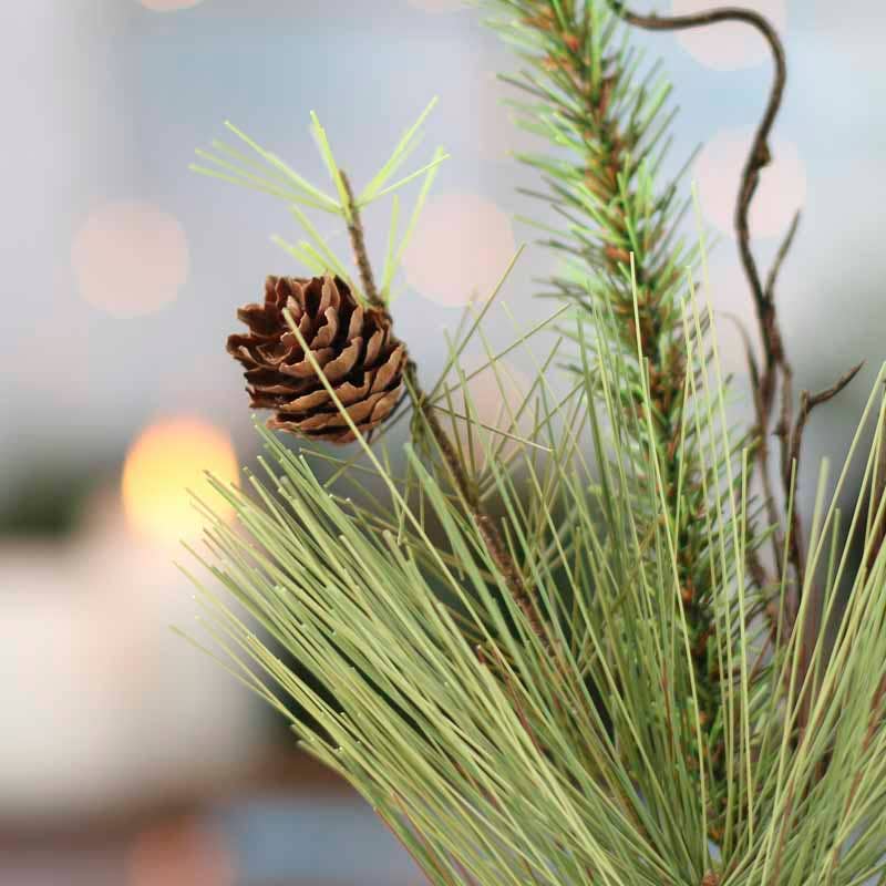 Factory Direct Craft - Venta al por mayor Decoración navideña - Tallo de pino artificial de 38 cm con piñas y follaje invernal.2