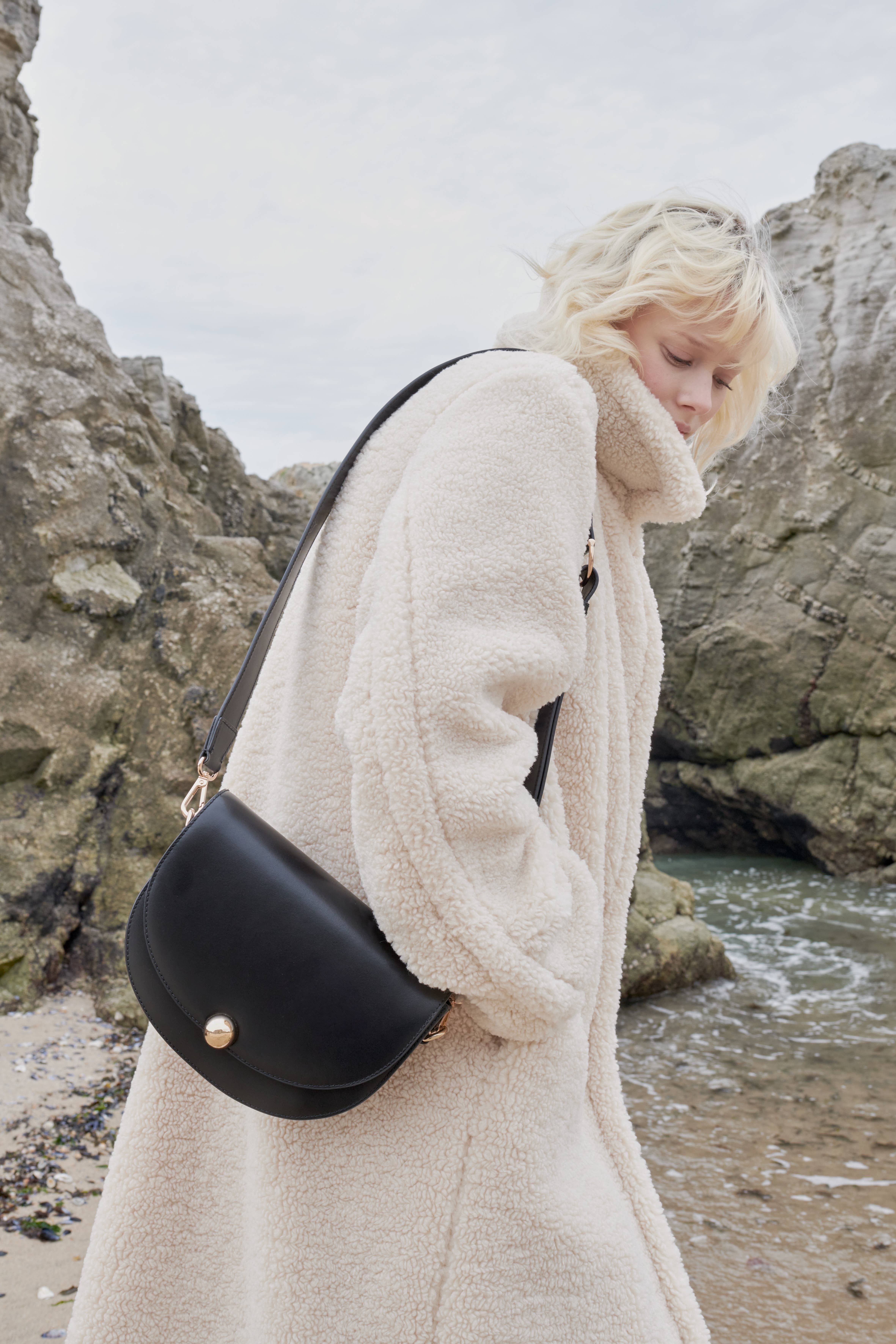 Maradji - Wholesale Shoulder Bag - Women's - NOA RECYCLED BLACK LEATHER BAG2