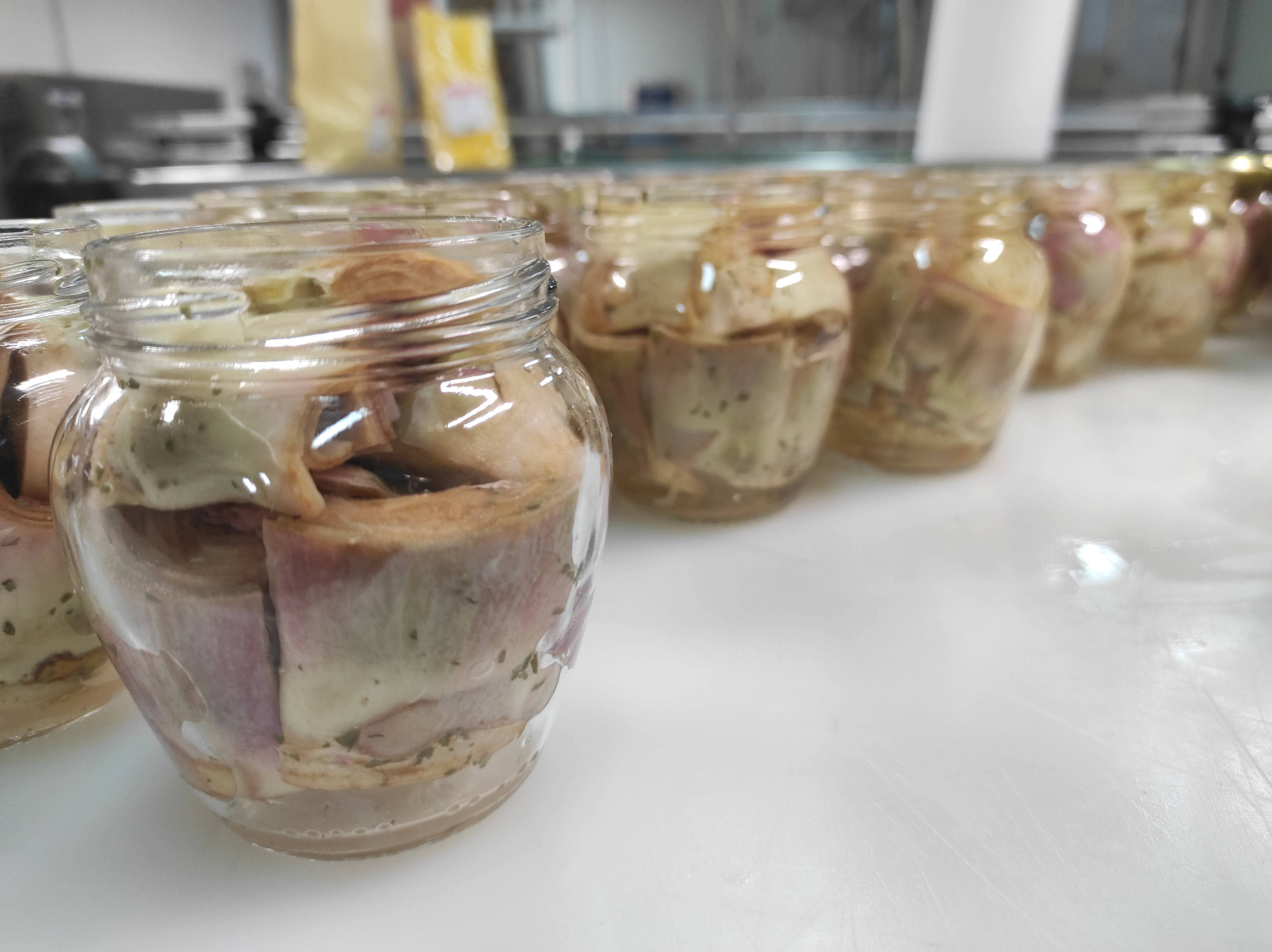 Ayo' Alimenti – Großhandel Eingelegtes Gemüse – Frisch verarbeitete italienische Artischocken in Öl gewürzt3