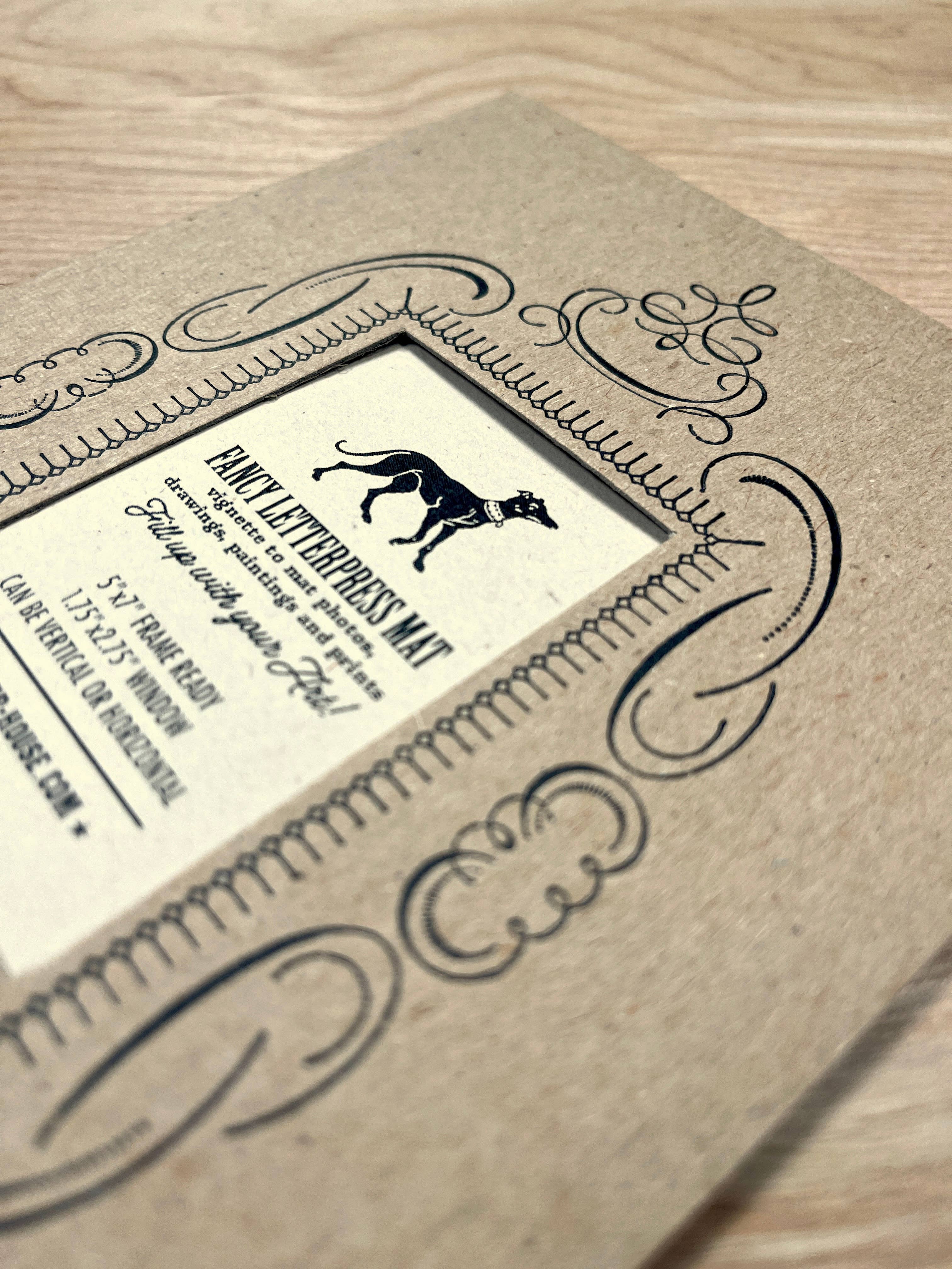 Pioneer House (formerly Yee-Haw) - Vente Cadres photos - Tapis typographique 5 « x 7" pour photos et œuvres d'art, 3 couleurs1