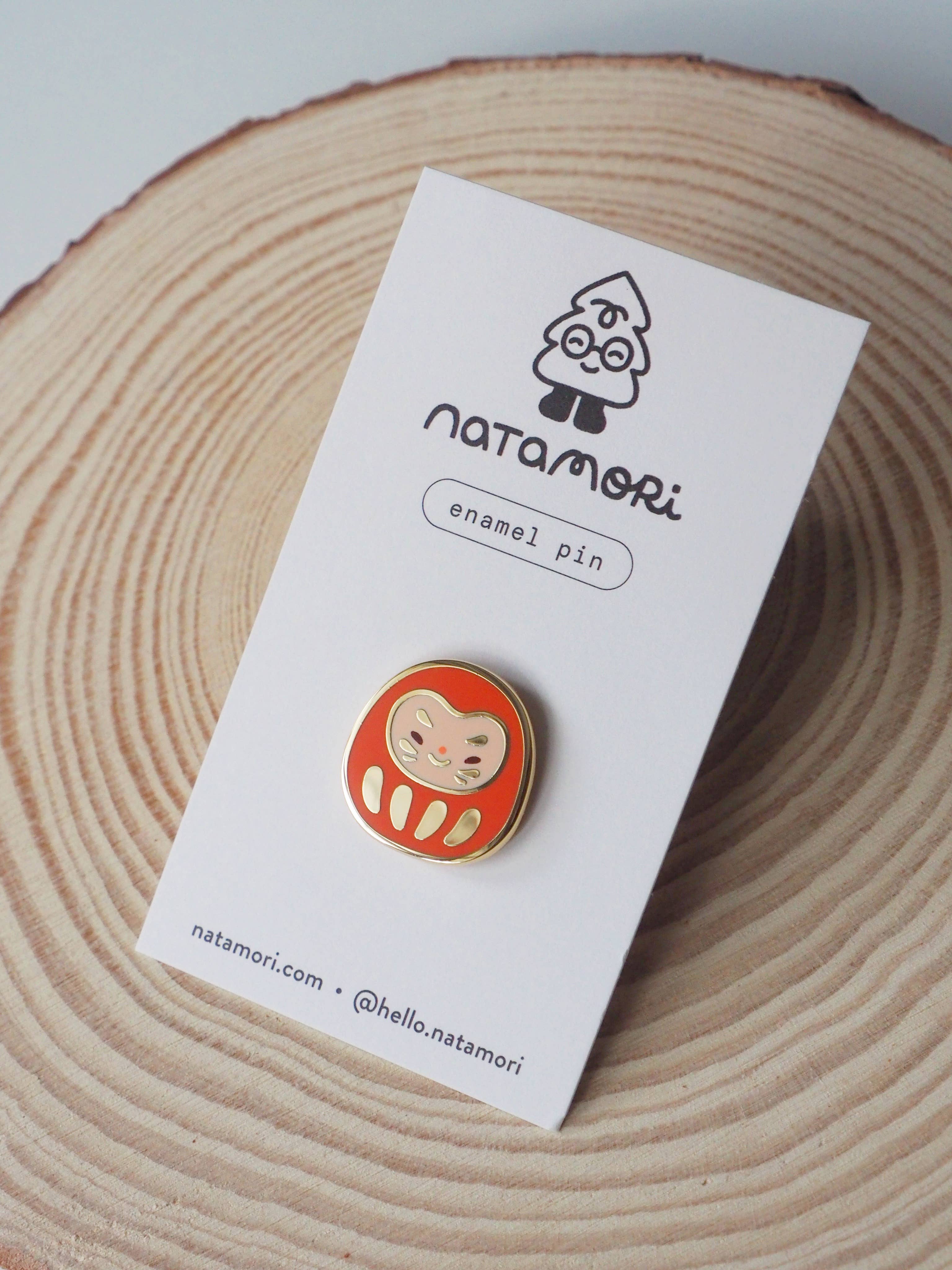 natamori – wholesale Lapel pin/button – daruma • enamel pin1