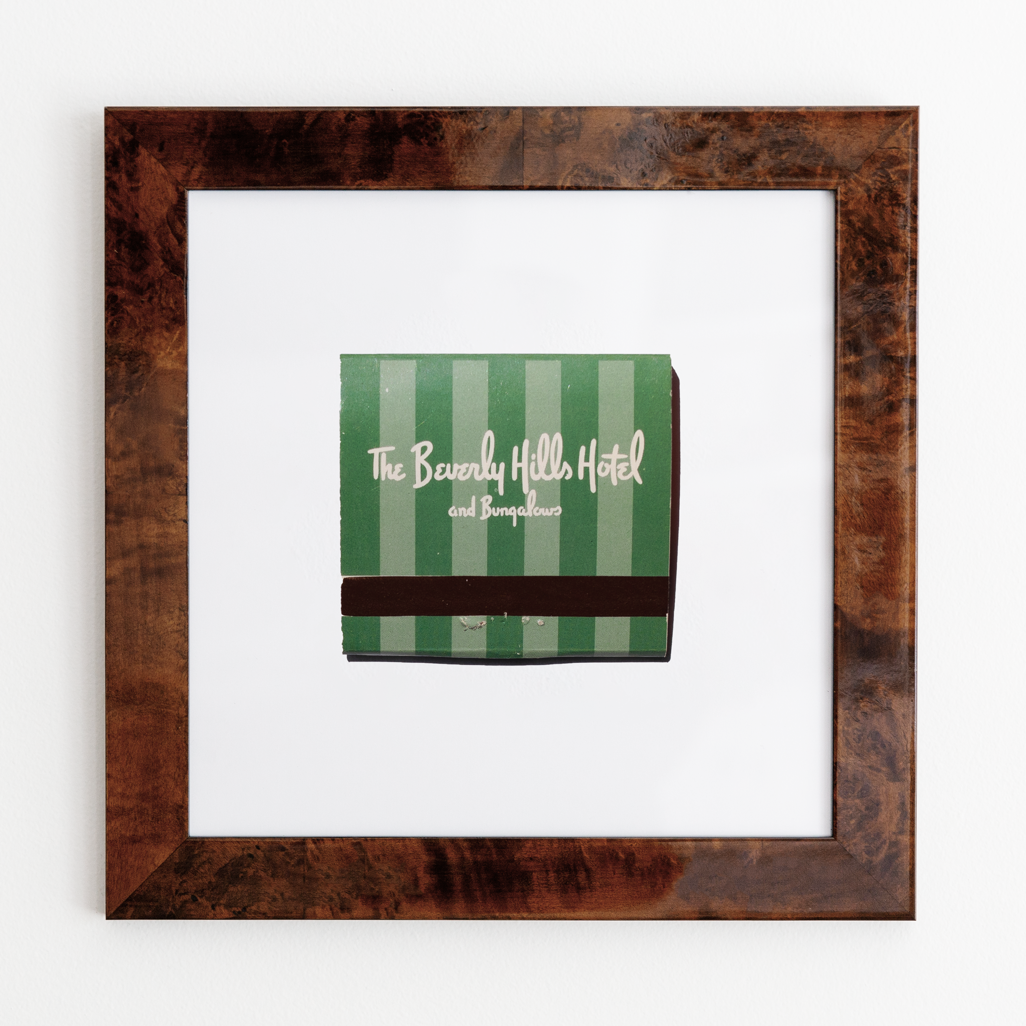 Match South - Vente Affiche d'art - L'hôtel Beverly Hills (Green Stripes)3