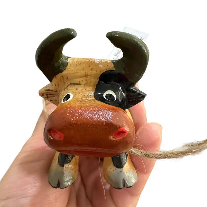 Music Frog Co - Wholesale Decorative Figurine - Handmade Wooden Farm Cow Decoration Figurine1