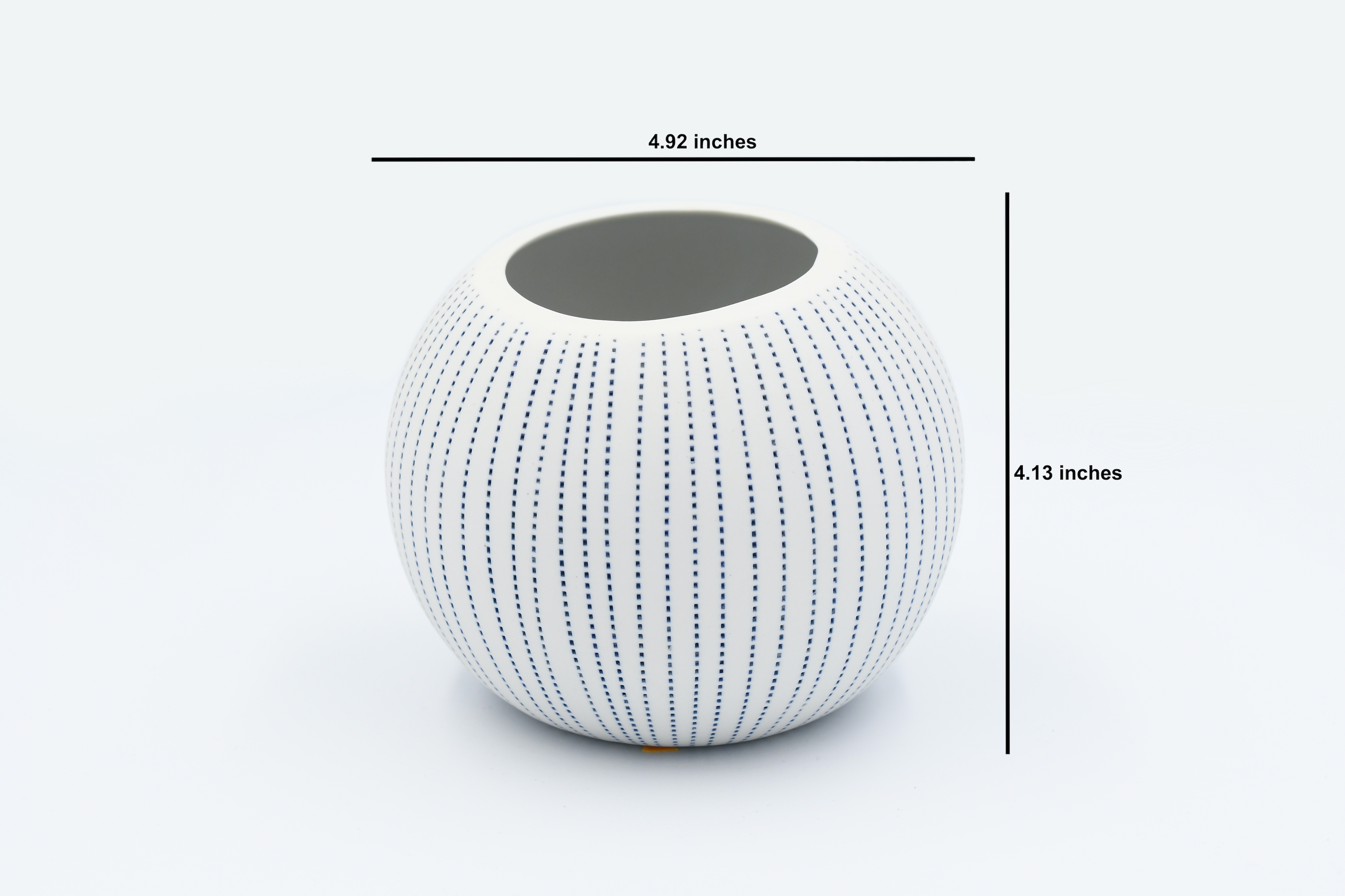 Art Floral Trading LLC - Wholesale Vase - 274W26 PETTRA L-Handcrafted Porcelain Vase1