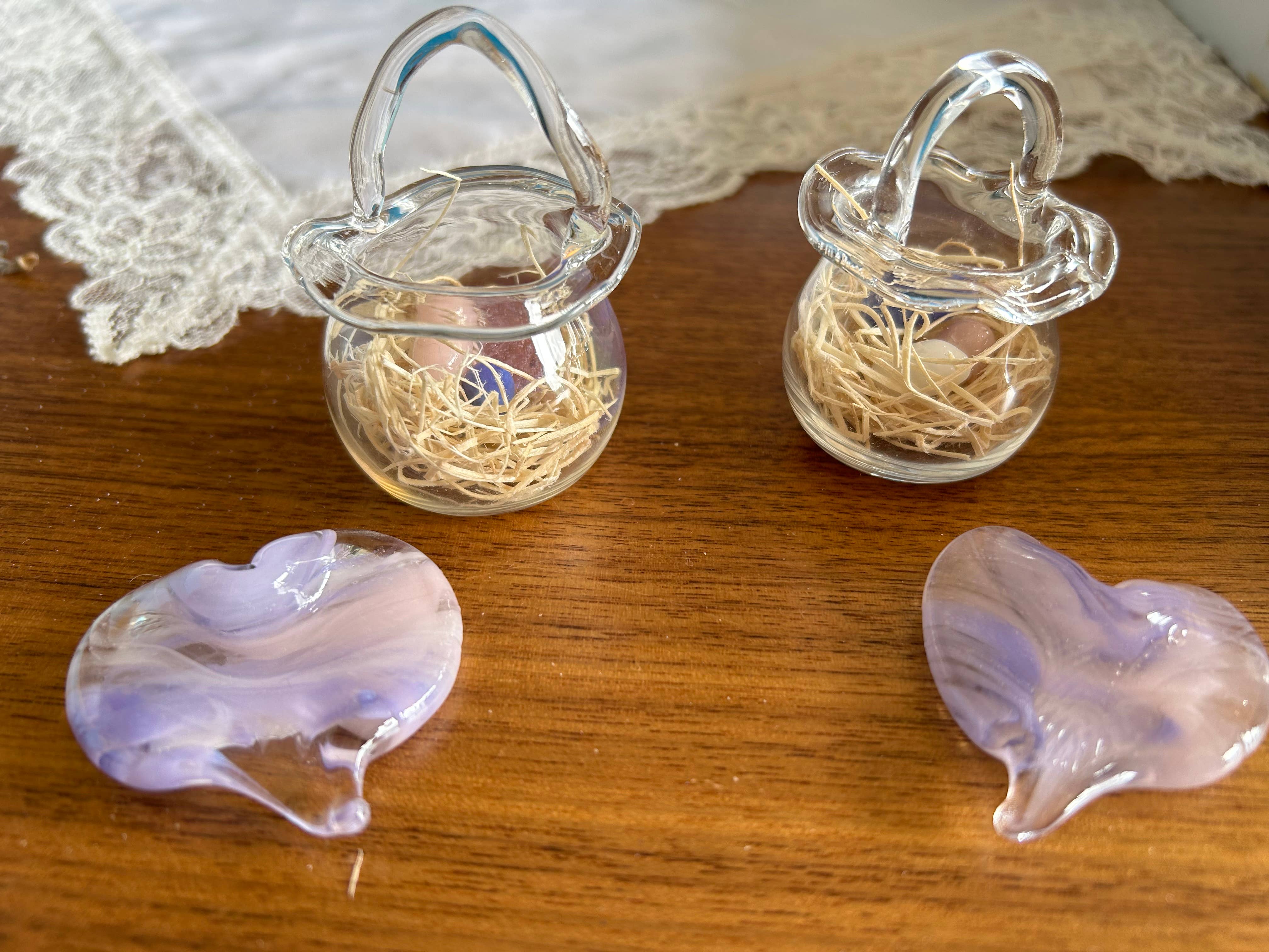 Terrapin Glass Gardens – wholesale Decorative tabletop object – Glass miniature Basket with Eggs1