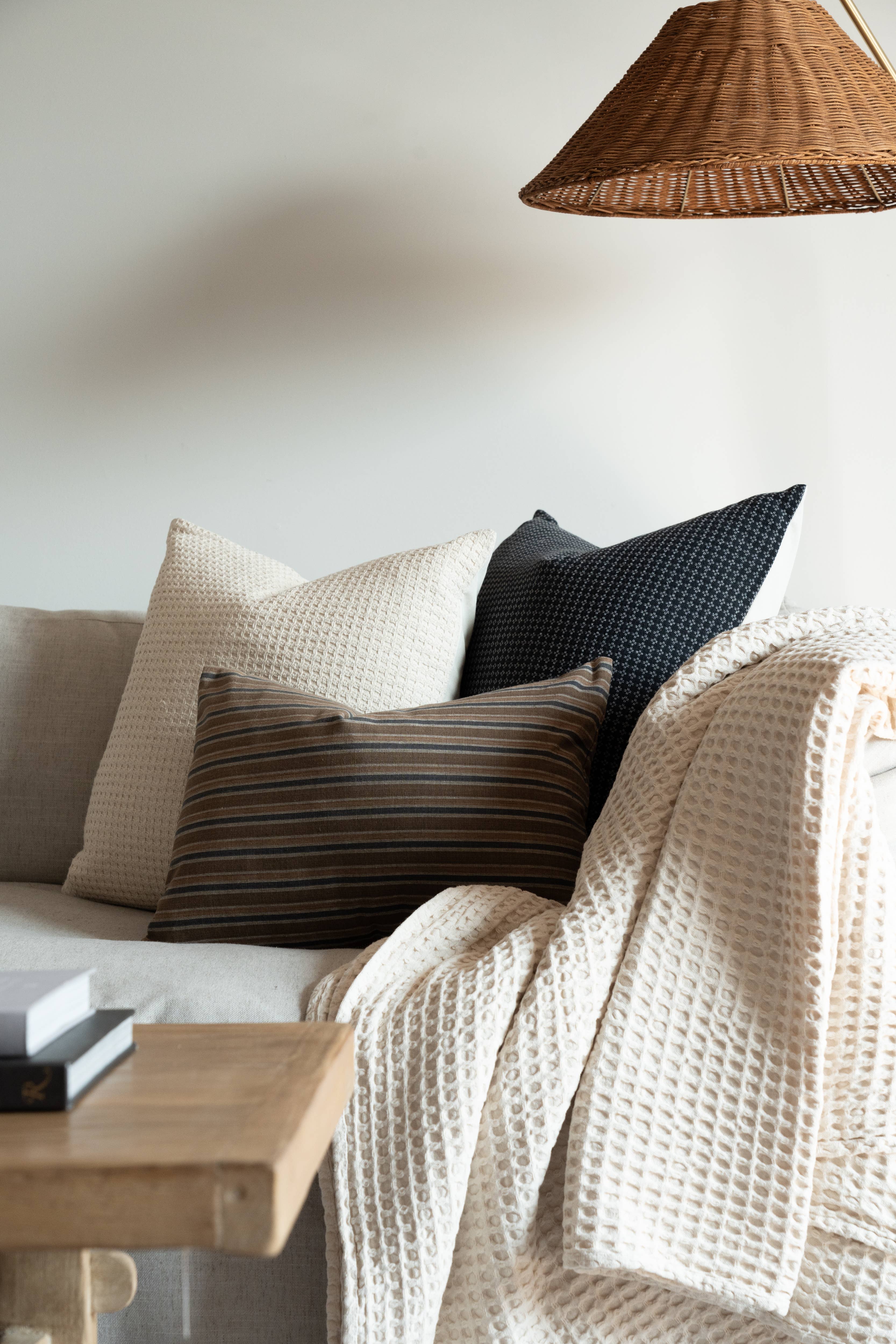 Rug & Weave - Wholesale Throw/Decorative Pillow - MALCOLM Pillow4