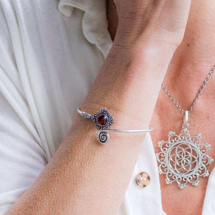 Anju Jewelry - Wholesale Bangle Bracelet - Tanvi Collection Bracelet Prepack - 12 Silver with Display