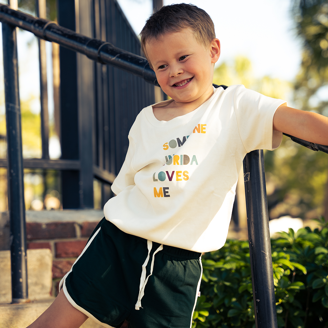 Emerson and Friends - Wholesale Screen Printed T-Shirt - Kids - Someone in FL Loves Me Florida Kids Gift Cotton Tee Shirt2