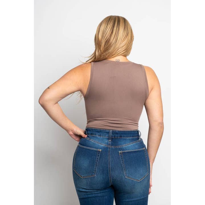 Curve Market - Wholesale Bodysuit - Women's - PLUS SIZE ROUND NECK SEAMLESS BODYSUIT4