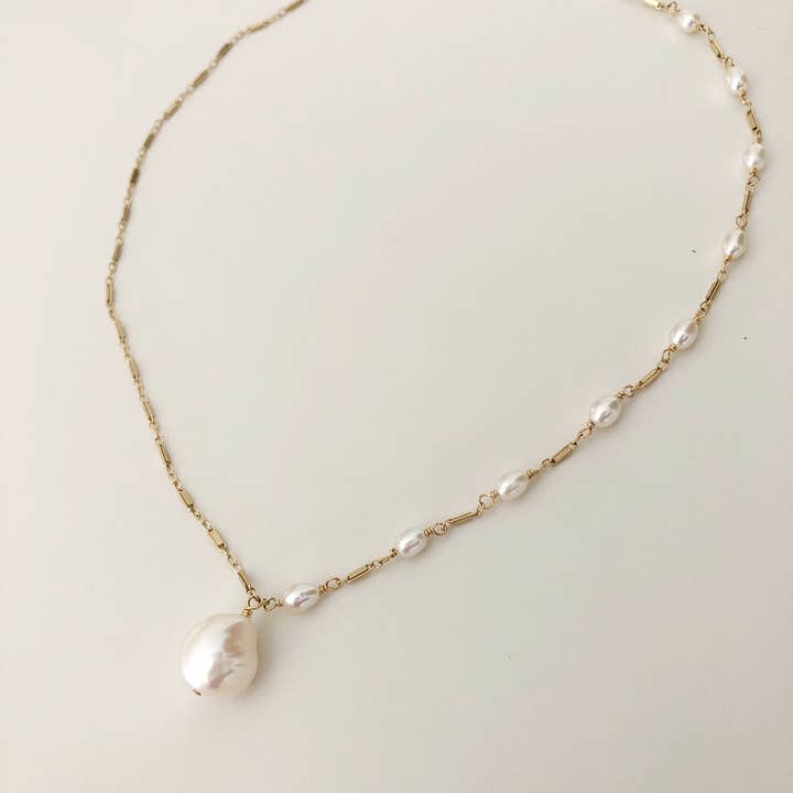 Christine Elizabeth Jewelry - Wholesale Pendant/Charm Necklace - Perla Necklace1