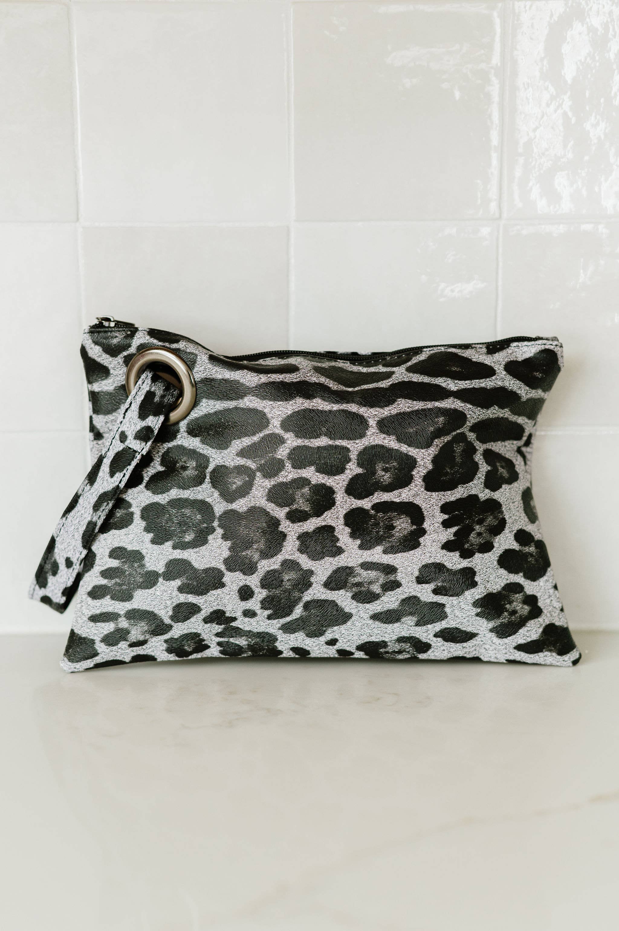 modern and chic - Wholesale Clutch Bag - Women's - Alexa Oversized Travel Clutch15