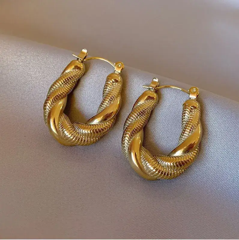 Magnifique Hearts - Wholesale Hoop Earrings - Twisted Hoop Earrings for Women, 18K Gold Plated4