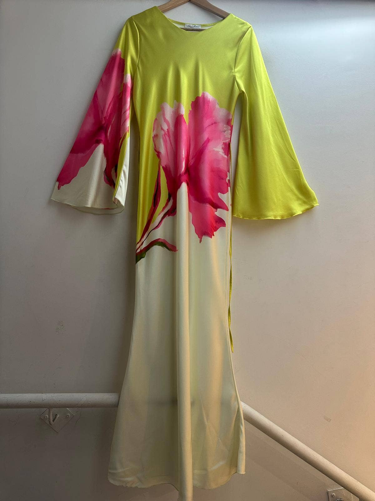 LORIANE – Großhandel Kleid – Damen – LORIANE Bedrucktes langes Kleid mit Bindebändern10