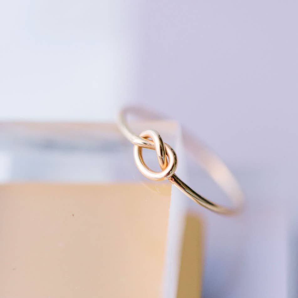 The Land of Salt - Venta al por mayor Anillo de banda/apilable - Anillo Love Knot chapado en oro