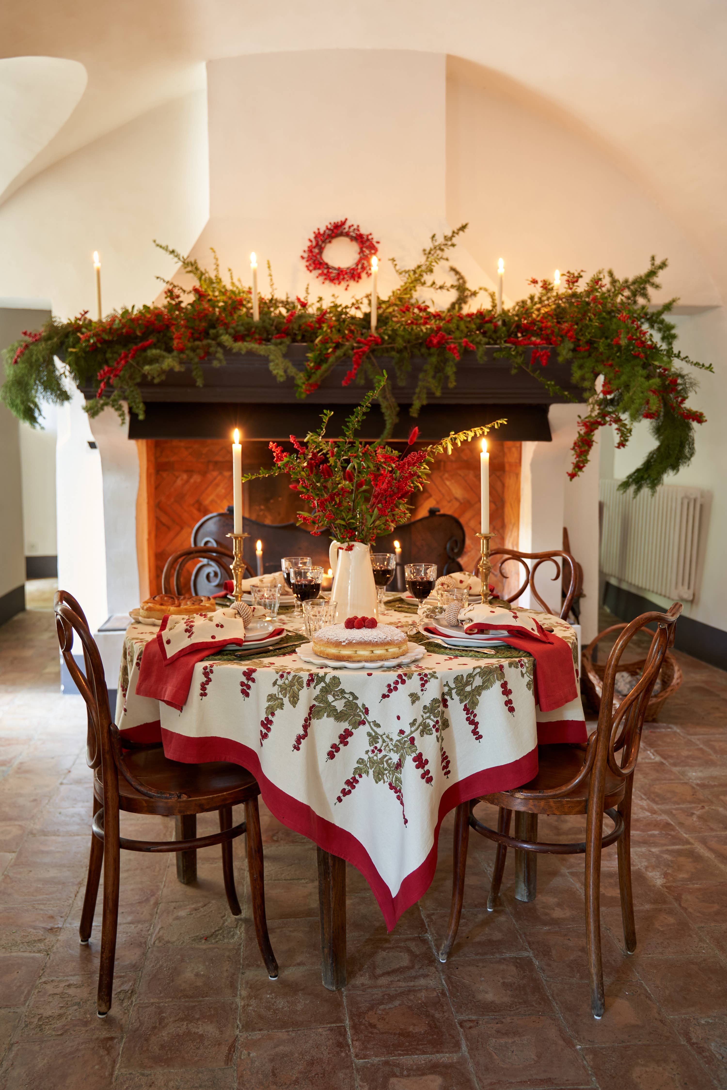 Caravan Home - Wholesale Tablecloth - Gooseberry Red & Green | French Tablecloths8