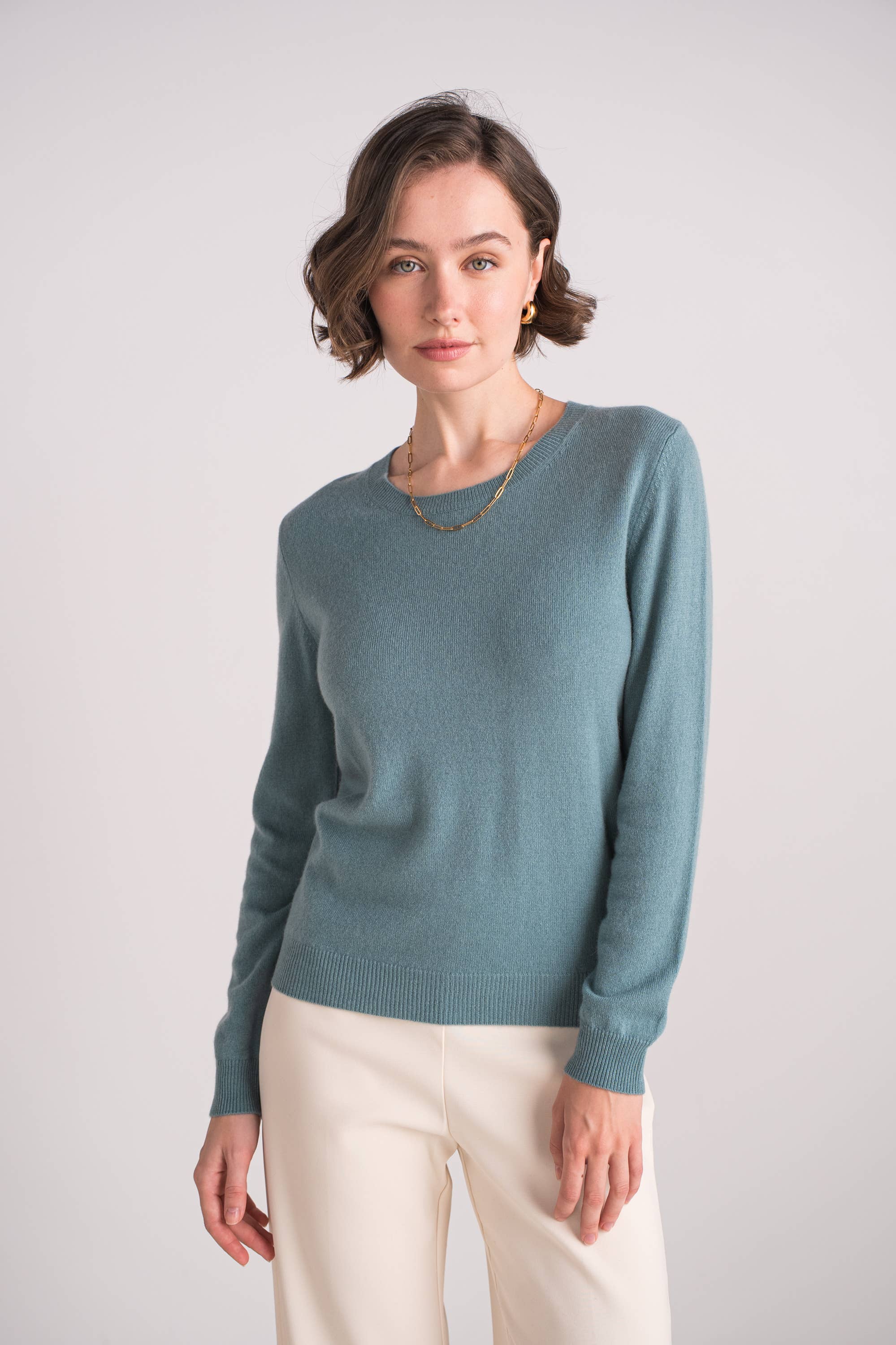 jw.atelier - Wholesale Knit Sweater - Women's - 100% cashmere crew neck sweater1