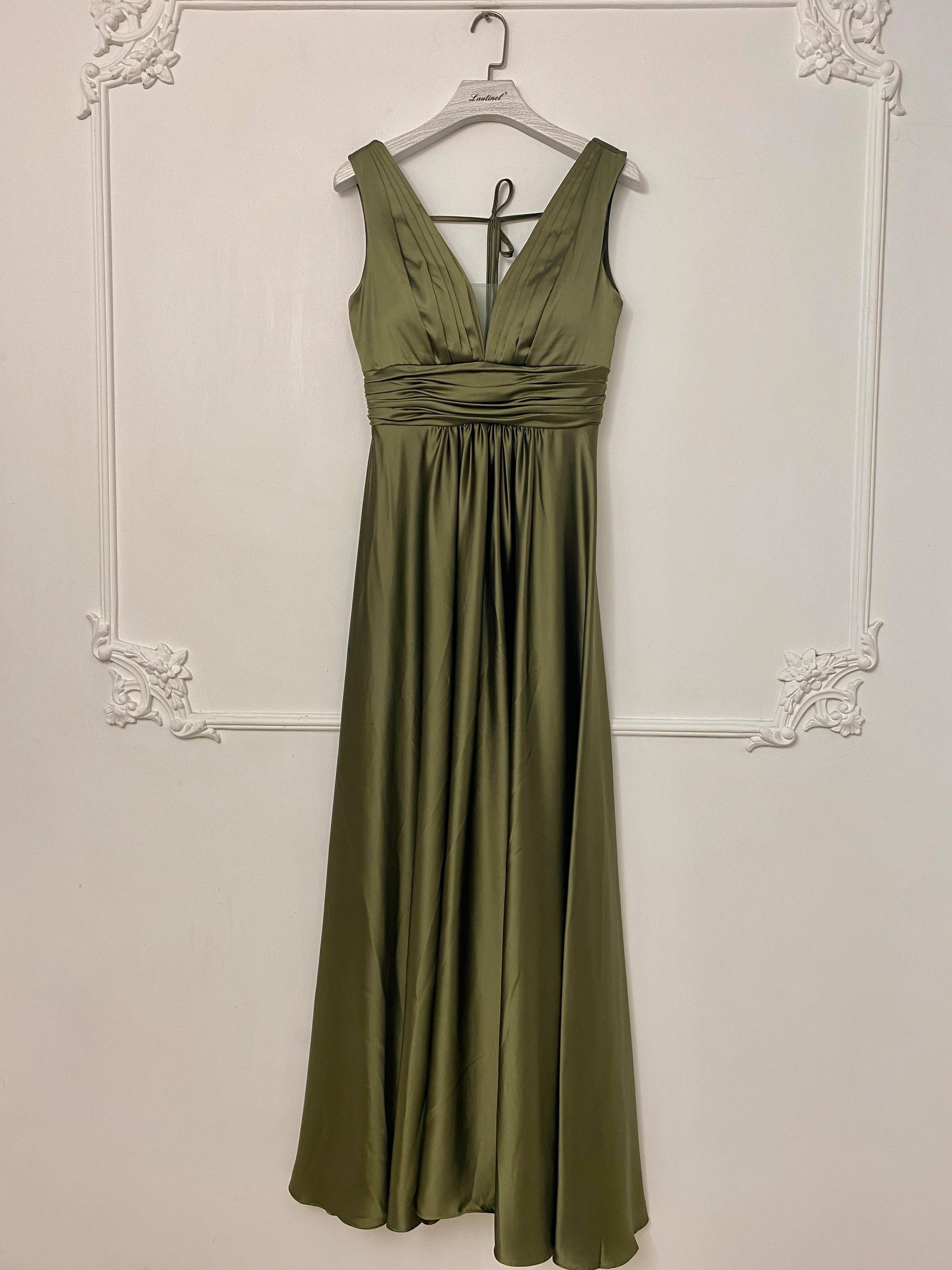 Lautinel – Engroshandel Aftenkjole - Dame – Plus size aftenkjole i satin med V-udskæring R1874G8