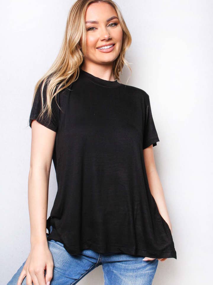 Top da donna a maniche corte con scollo rotondo e spacco laterale per la vendita all'ingrosso da parte di Good Stuff Apparel