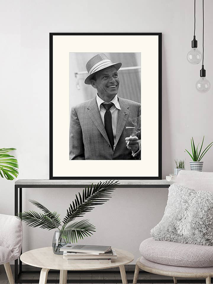Image de Frank Sinatra. Impression murale avec cadre. pour la vente par Any Image