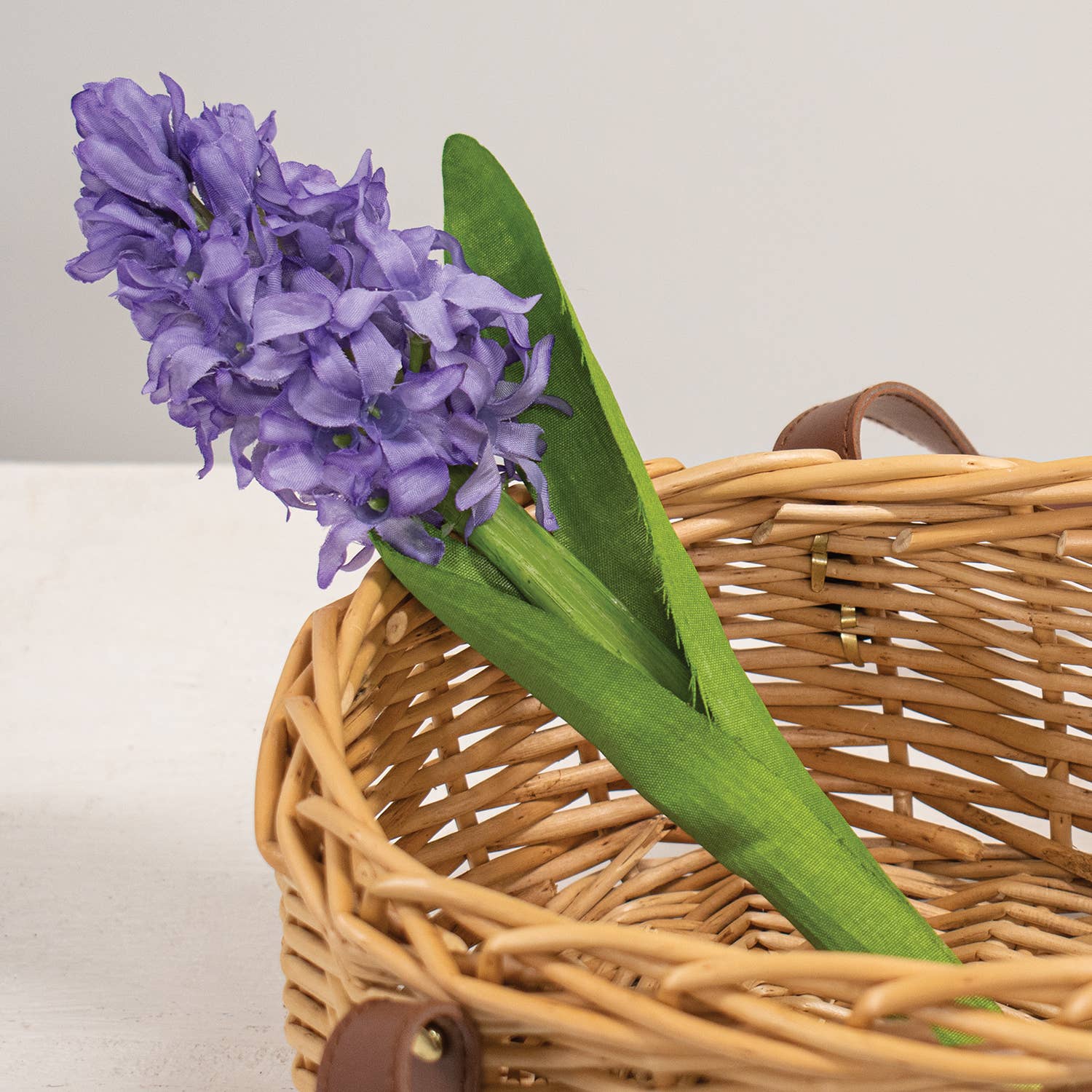 Saybrook Lane – Engroshandel Kunstige blomster – Lilla hyacintstængel - 11"H1