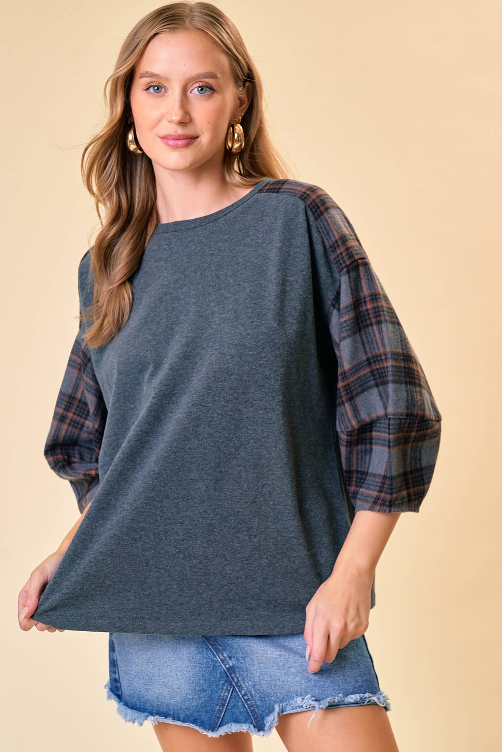 Doe and Rae – wholesale Tunic – Women’s – EXAGGERATED SLEEVE PLAID CONTRAST TOP - 43682T6