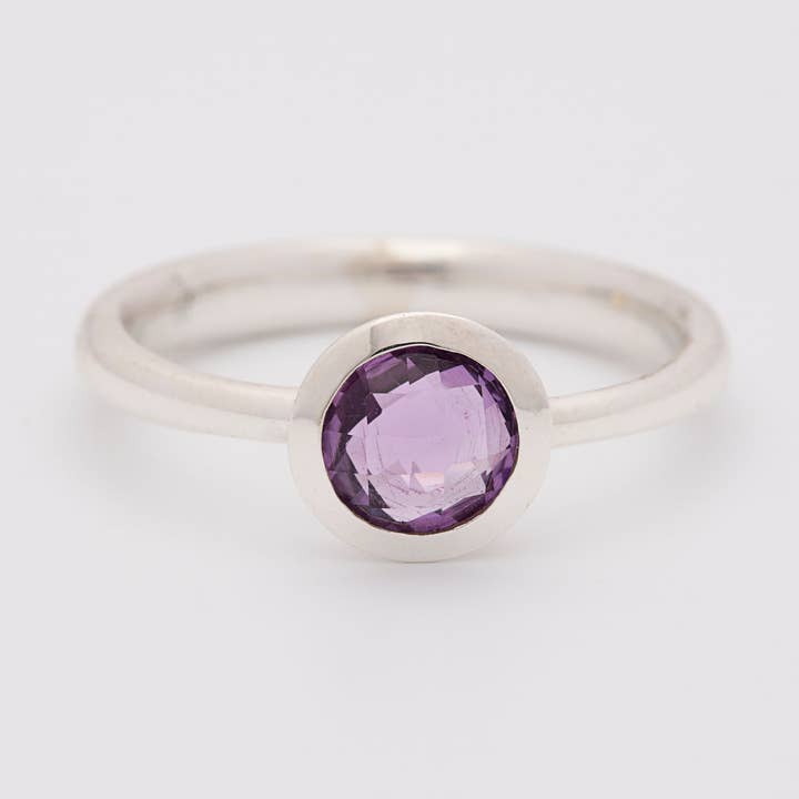 Anel Facetado Ametista, Prata de 1ª Lei - Mila por atacado de Koko