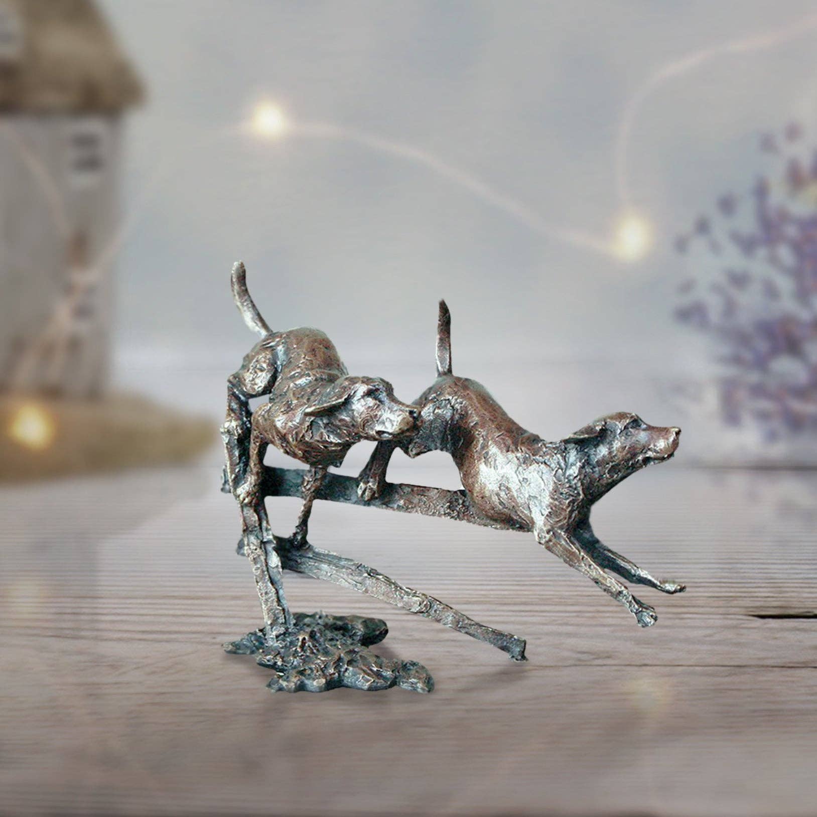 Richard Cooper Bronze - Wholesale Decoratief beeldje - Butler & Peach Miniatuur bronzen labradors die rennen (2021)