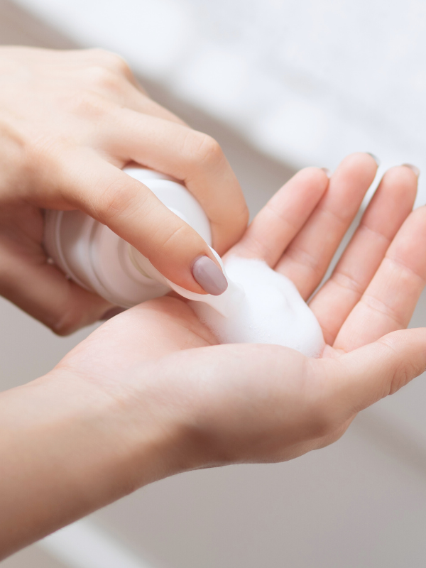 EMANI VEGAN COSMETICS - Wholesale Facial Cleanser - Soft Cloud Cleanser2