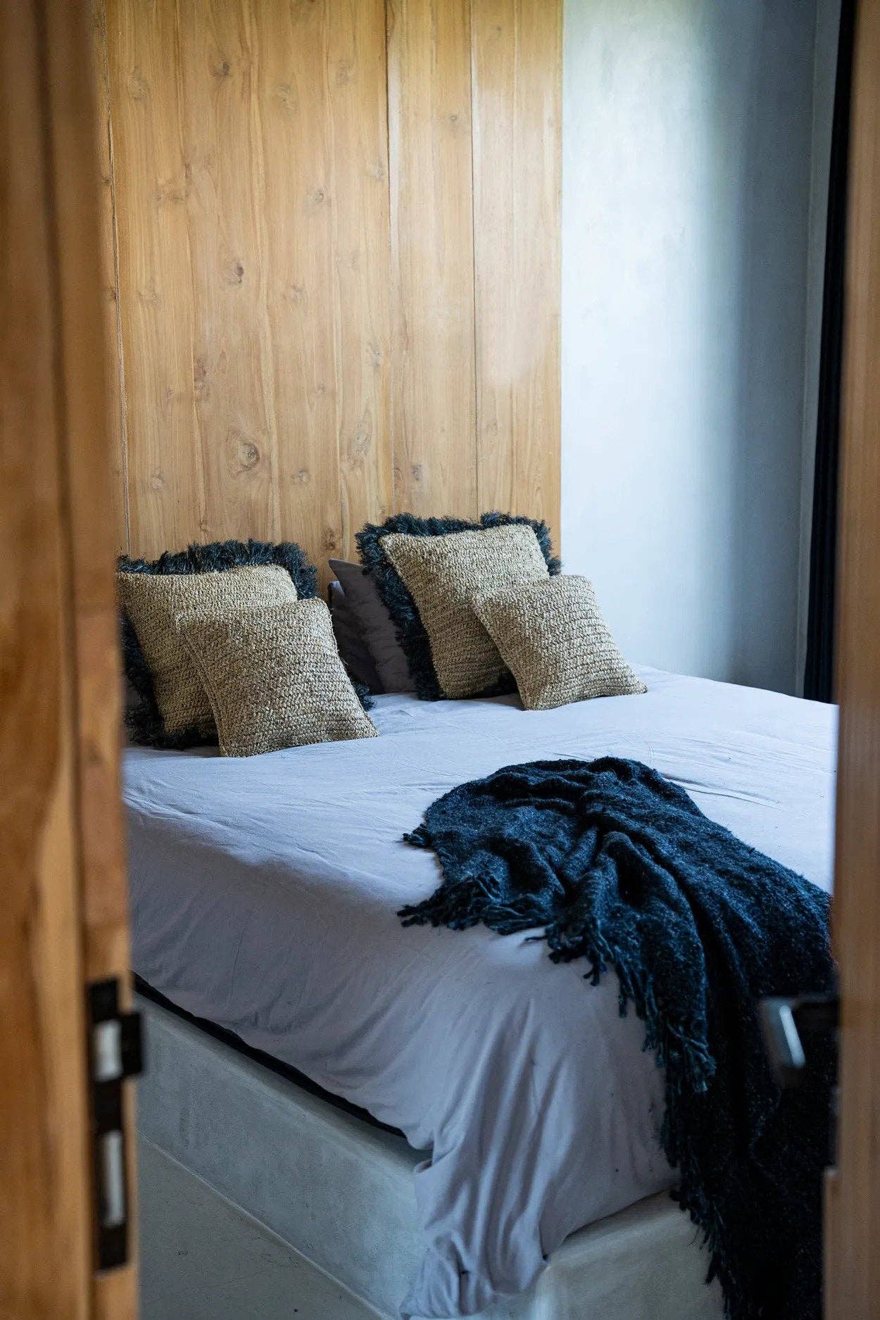 Bazar Bizar Living - Wholesale Throw Pillow Cover - The Raffia Flores Cushion Cover Square - Natural - 40x404