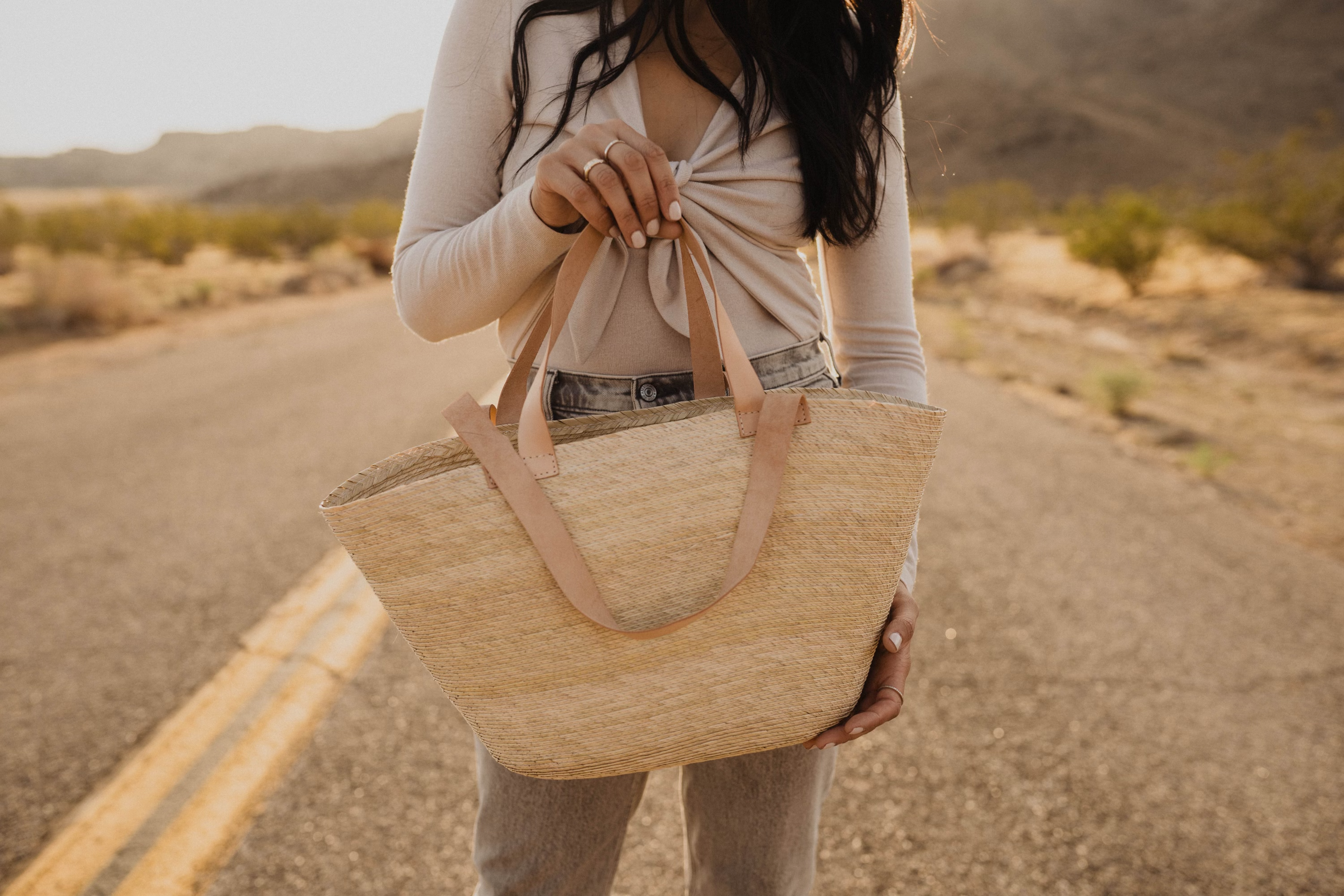 The Modern Cactus Co - Wholesale Beach Bag - Abby Natural Palm Leaf Handbag Purse0