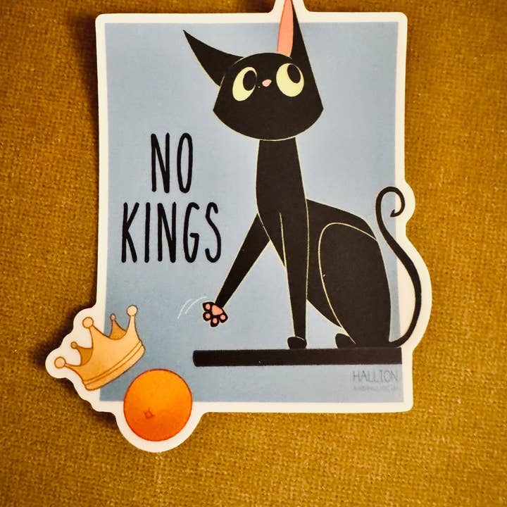 Politischer Aufkleber - Schwarze Katze Keine Könige Sticker für den Großhandel von Karen Hallion Illustration