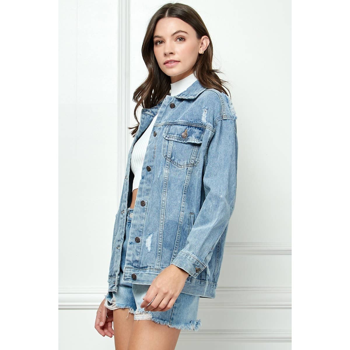 Veveret - Wholesale Denim Jacket - Women's - Med Wash Distressed Classic Denim Jacket3