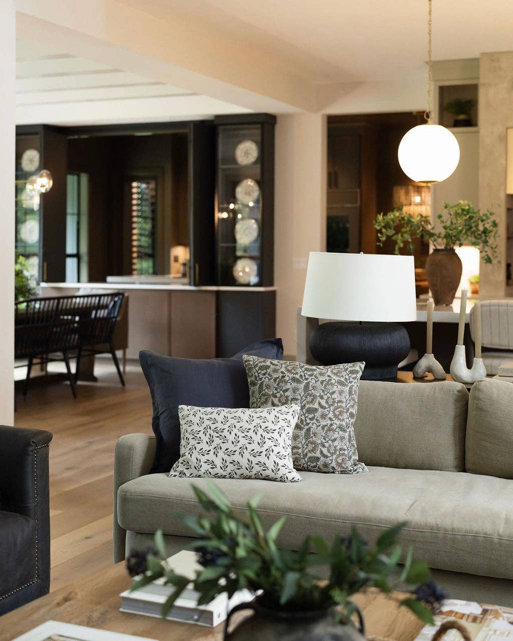 Linen & James - Vente Housse de coussin - Ethel | Housse de Coussin en Lin Naturel à Motif Floral Sage6