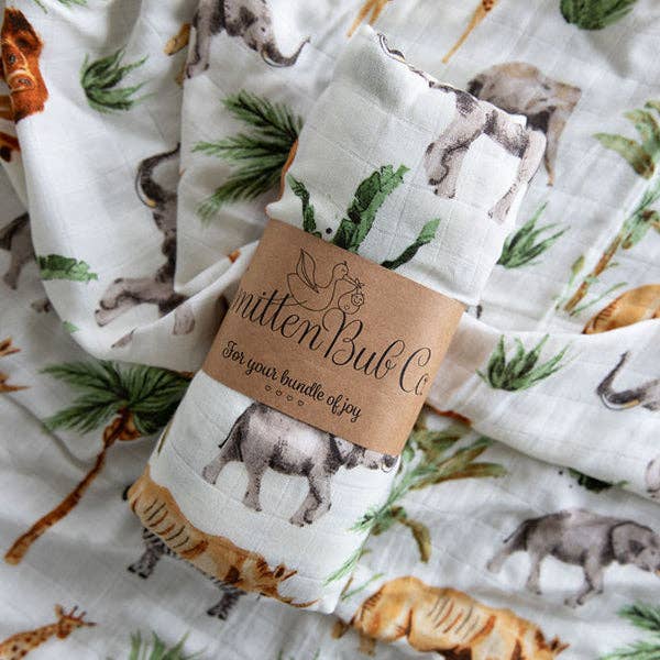 Animaux de la savane Langes en mousseline de coton bambou pour la vente par Smitten Bub Co.