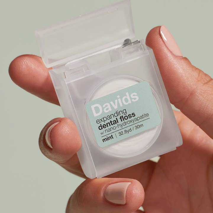 Davids Natural Toothpaste - Wholesale Floss - Davids expanding dental floss / refillable dispenser / mint1