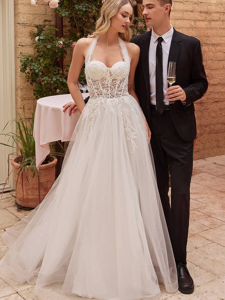 ROBE DE MARIÉE TRAPÈZE SANS BRETELLES pour la vente par Ladivine by Cinderella Divine