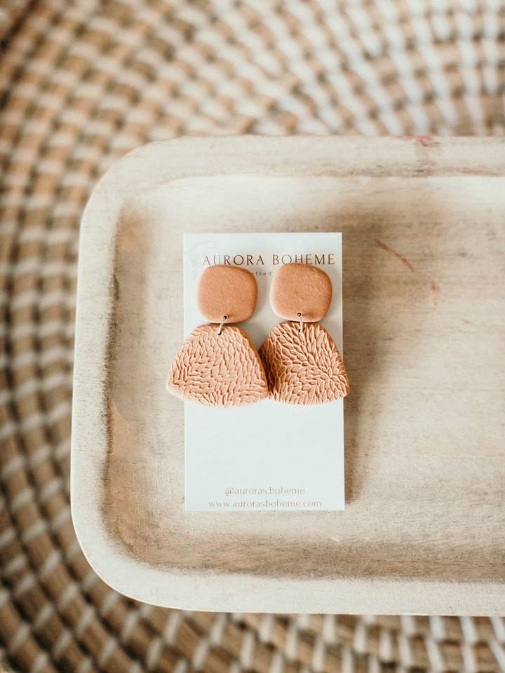 Gouttes en terre cuite texturée pour la vente par Aurora Boheme