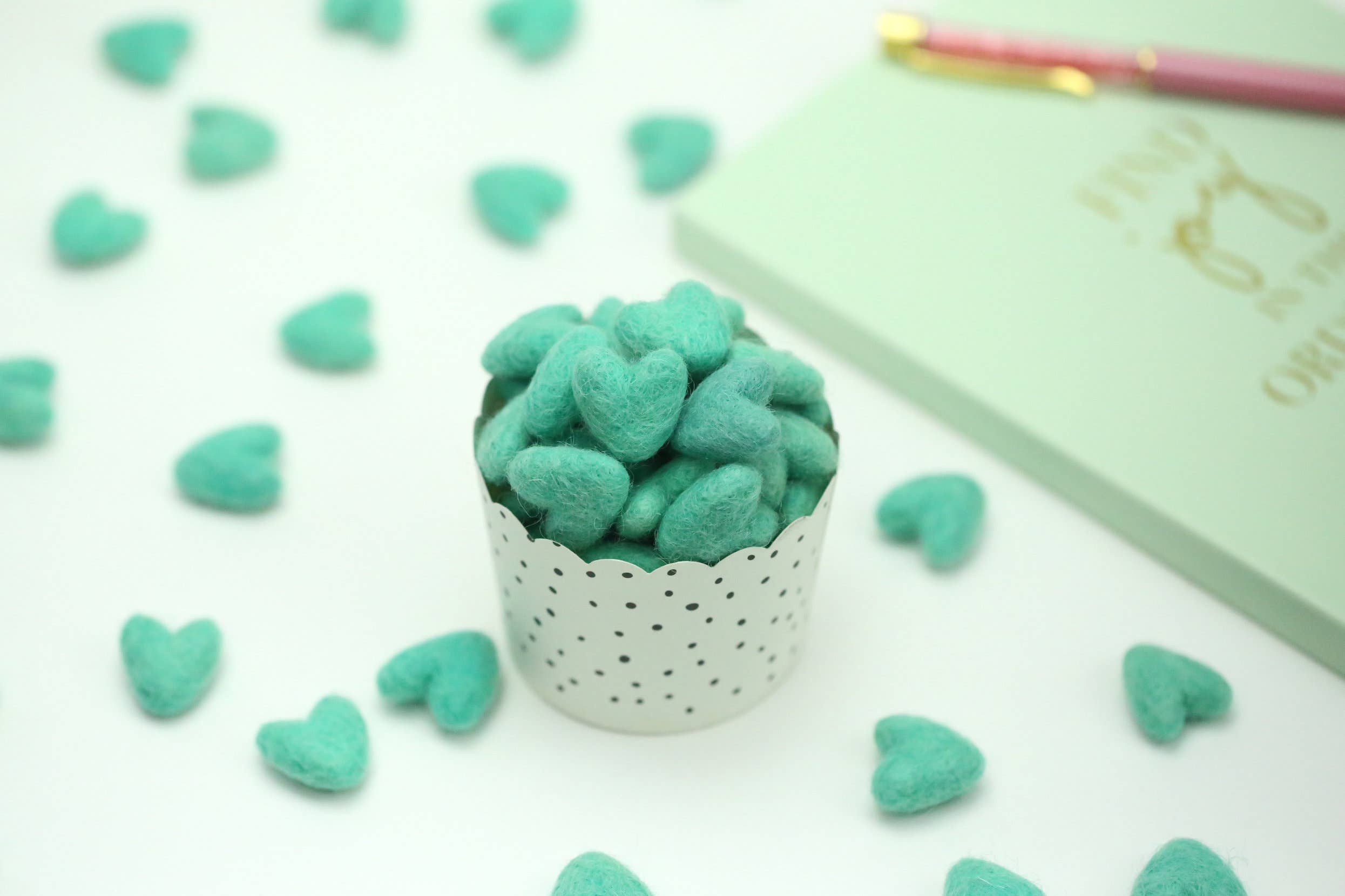 The Felt Pod – material para artesanato por atacado – Corações de feltro 2 cm - 10 unidades7