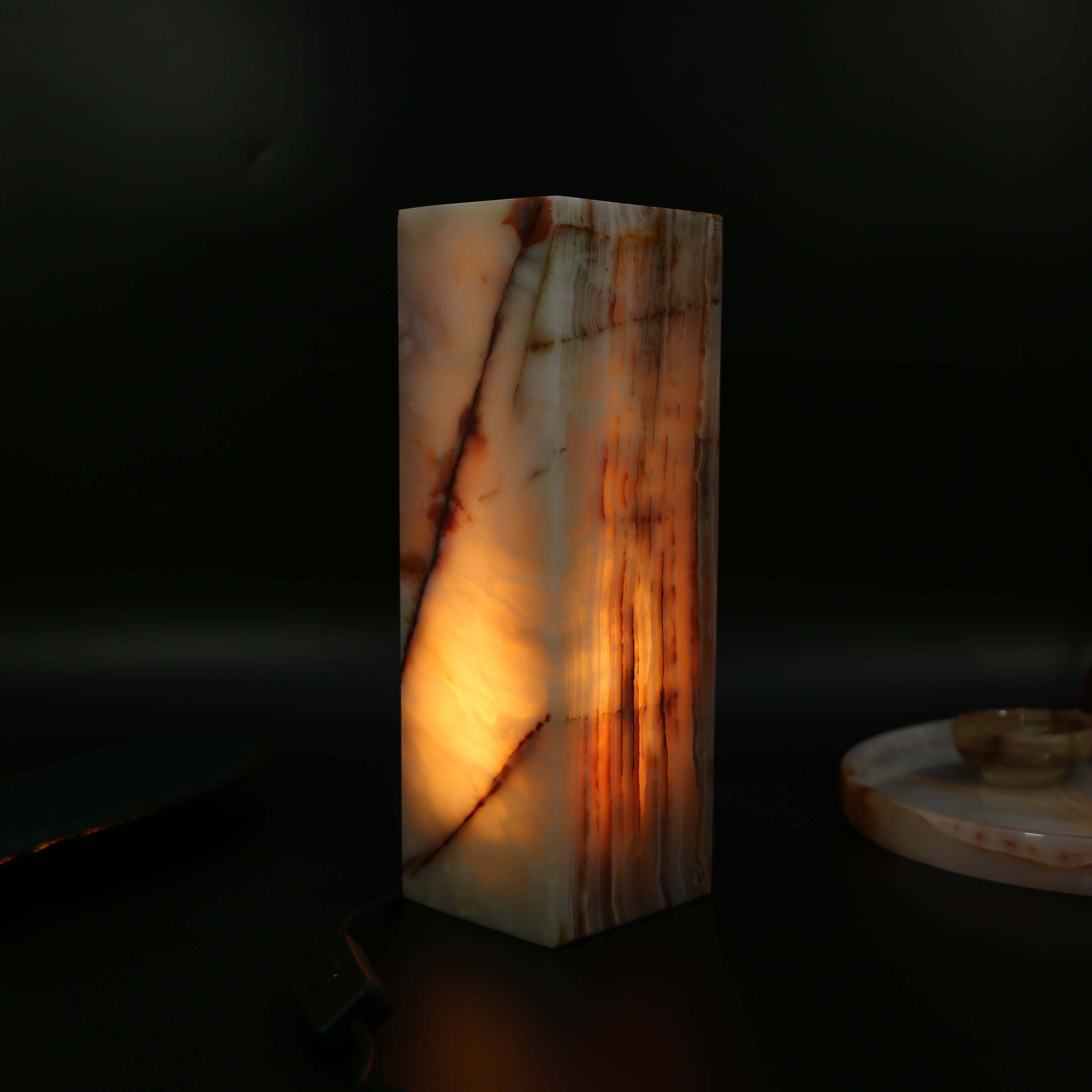 Gemstone Gifts Ltd. – wholesale Accent/desk lamp – Onyx Cube Tower Lamp 12"12