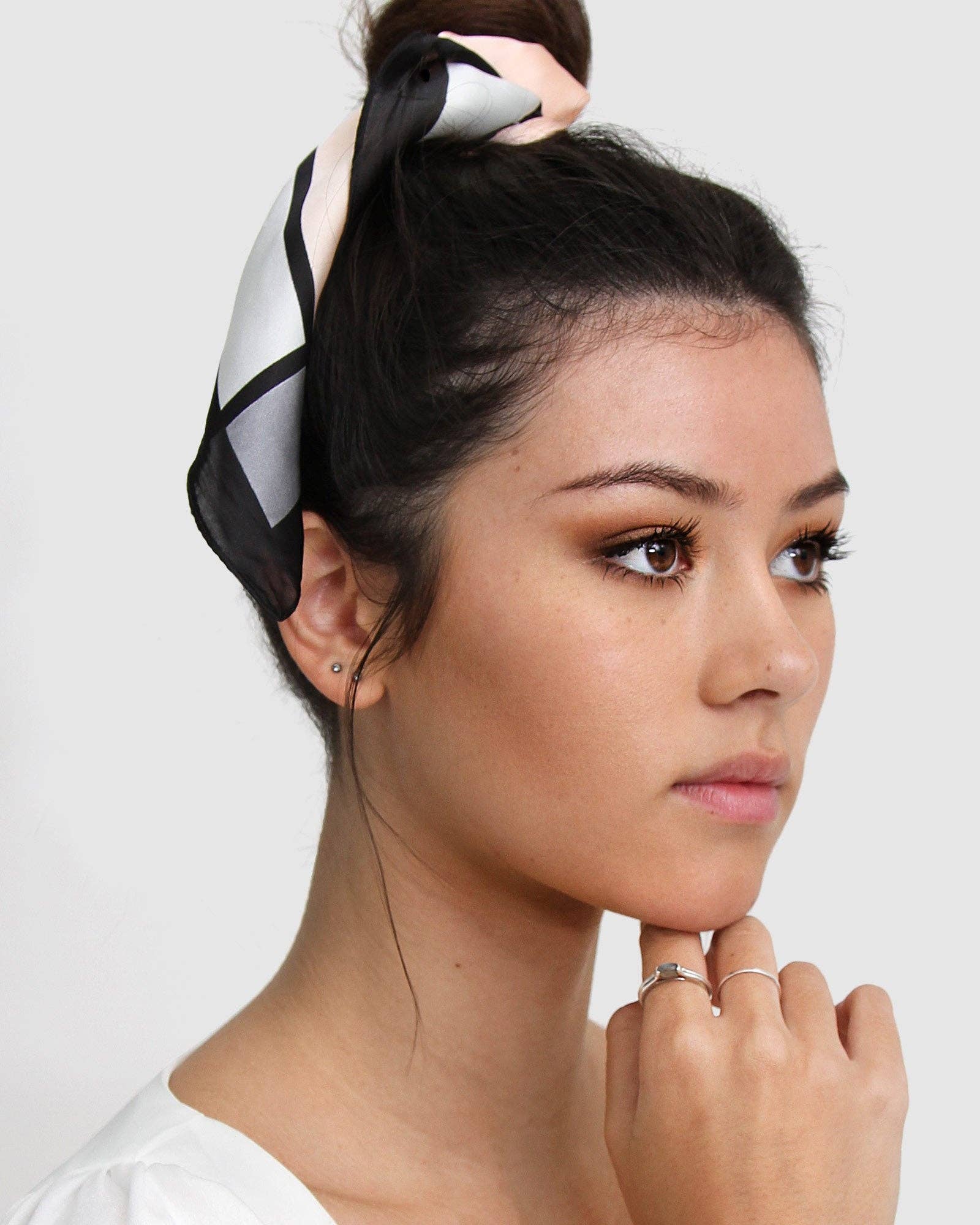 belle & bloom - Wholesale Scarf – Women's - New Yorker Fashion Scarf1