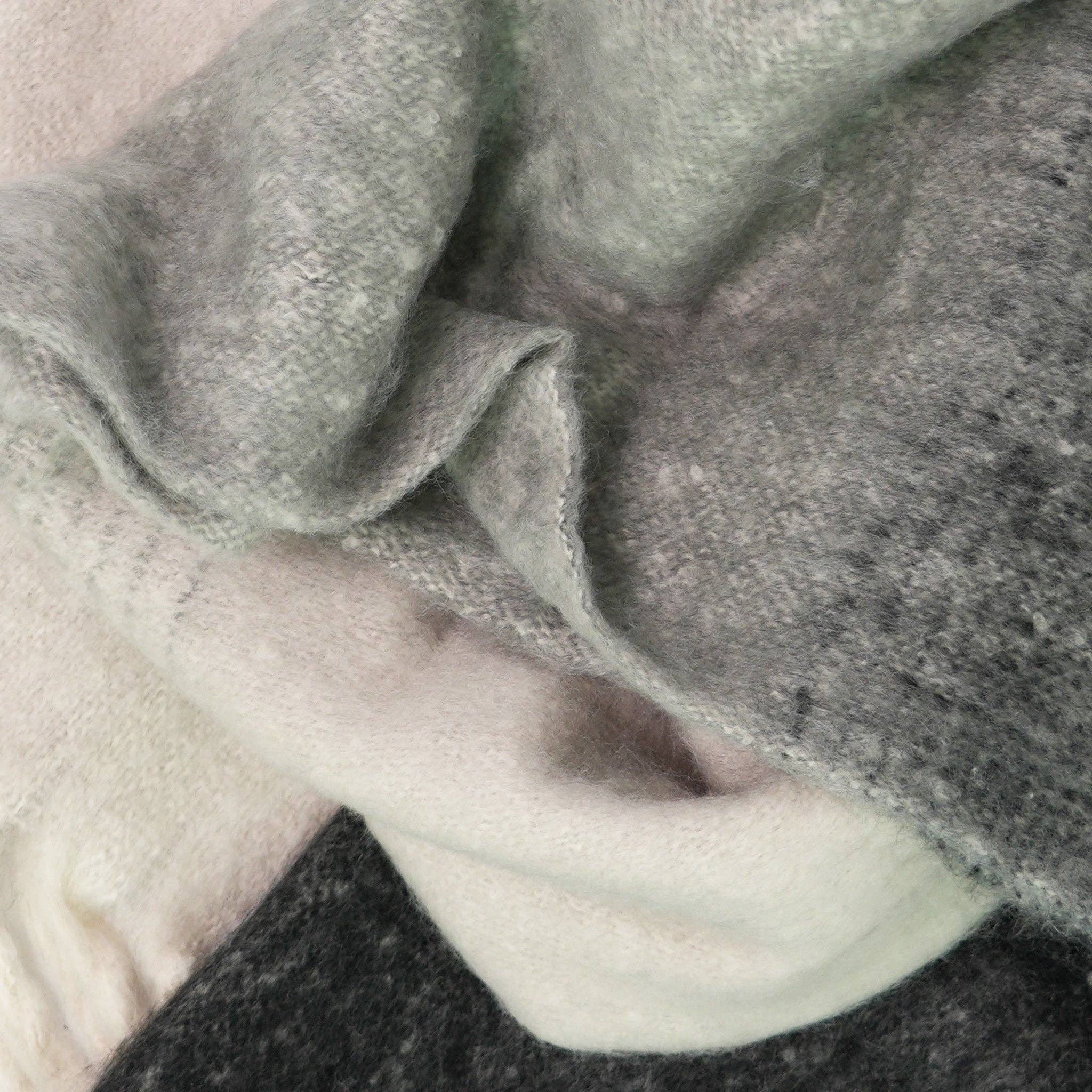 Sarta Accessories – wholesale Scarf – Women's – Ana Grey Colour Block Heavyweight Scarf1