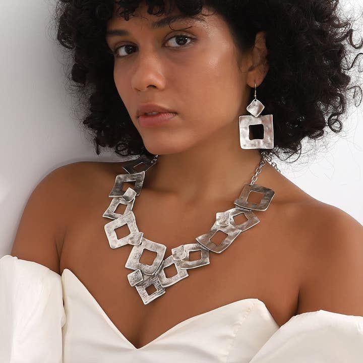 Silver plated hand made jewelry set and other Purchase Wholesale gioielli in argento 925. Free Returns & Net 60 Terms on Faire trending on Faire.