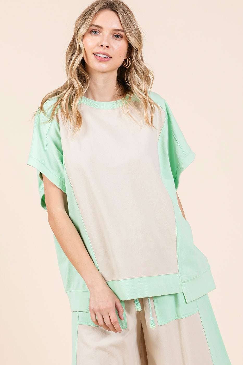 mittoshop – Großhandel Tunika – Damen – ÜBERGROSSES KURZARMSHIRT IM FARBBLOCKDESIGN3