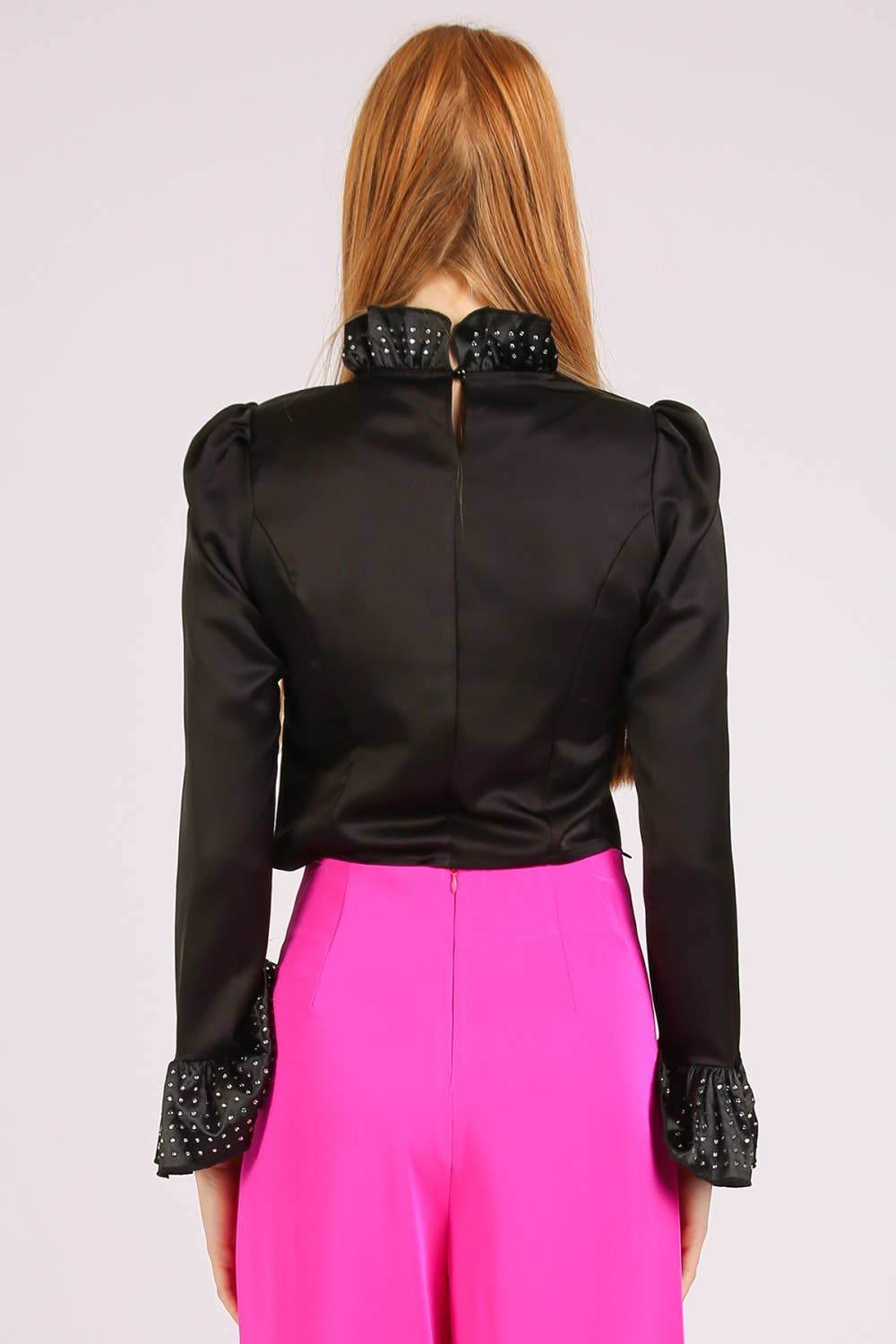 Sort Rhinestone Ruffled Satin Sløjfe Crop Bluse PC2634-L for engroshandel på Faire2