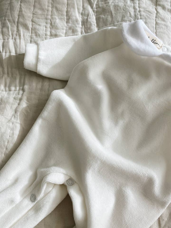 Bobbi Balloon - Wholesale Jumpsuit - Baby - Velvet Onesie - Creamy White