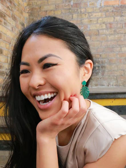 Fair Anita – wholesale Hängande örhängen – Monstera Studs8