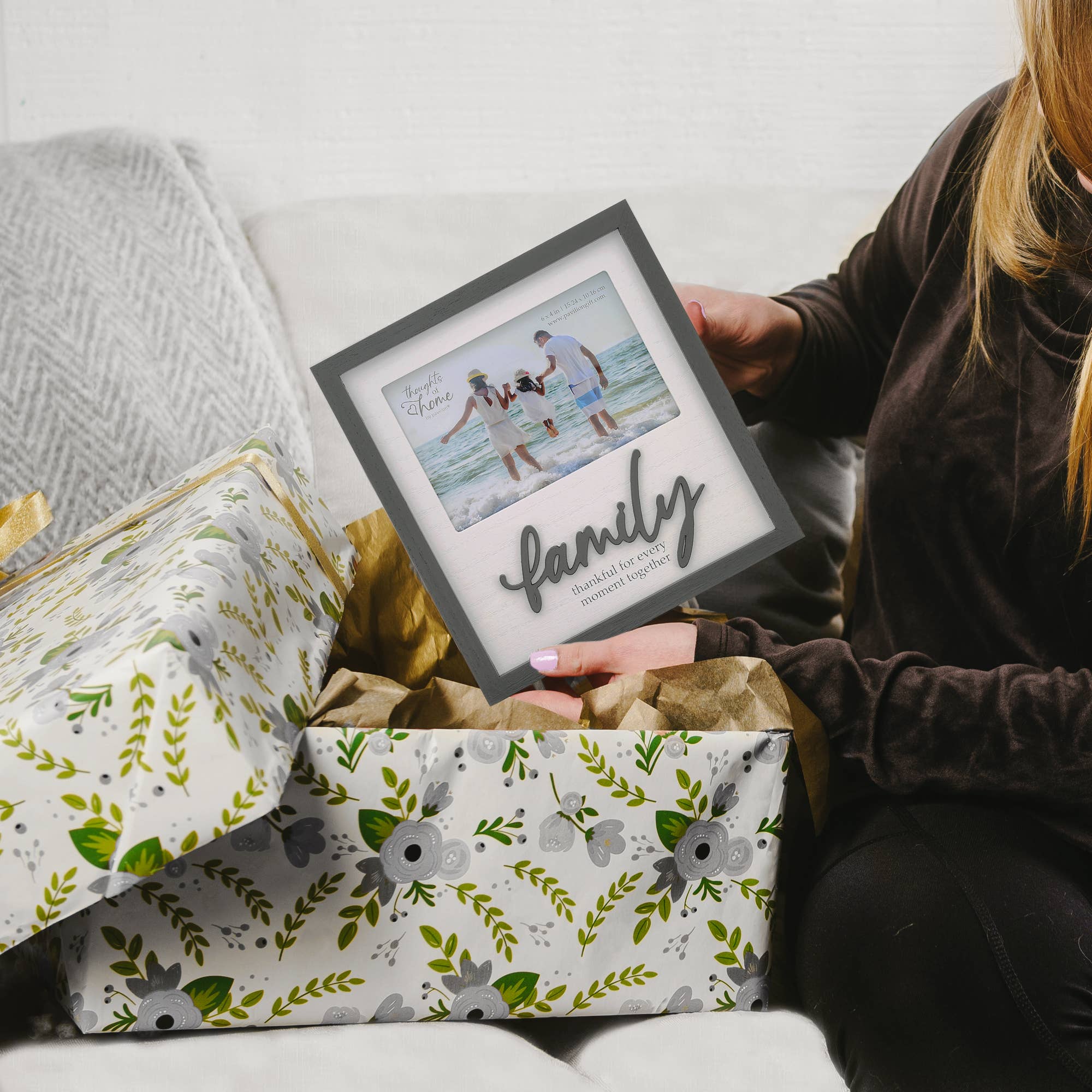 Pavilion - Wholesale Picture Frame - Family - 7.75" x 8.25" Frame (Holds 6" x 4" Photo)3