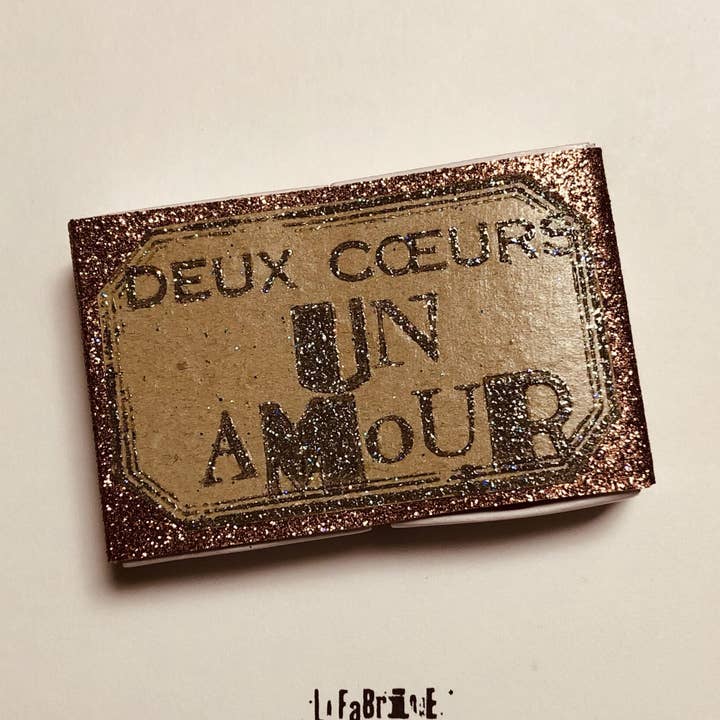 To Hjerter En Kærlighed for engroshandel hos La fabrique de MOTS MAGIQUES